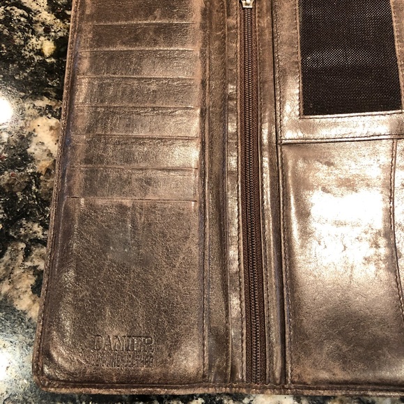 Danier Leather Wallet - Picture 6 of 6